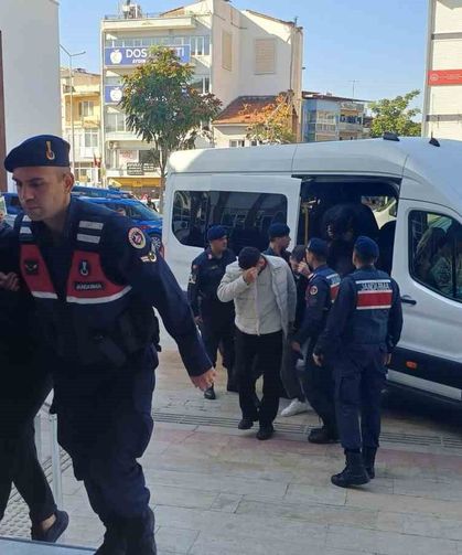 Adliyeye sevk edilen 71 şüpheliden 3'ü tutuklandı