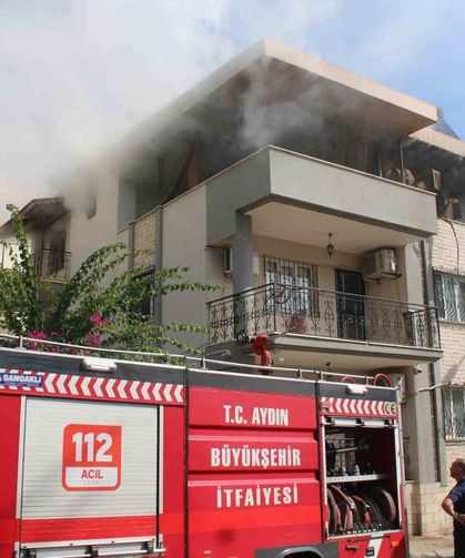 Çatı katı yangını korkuttu