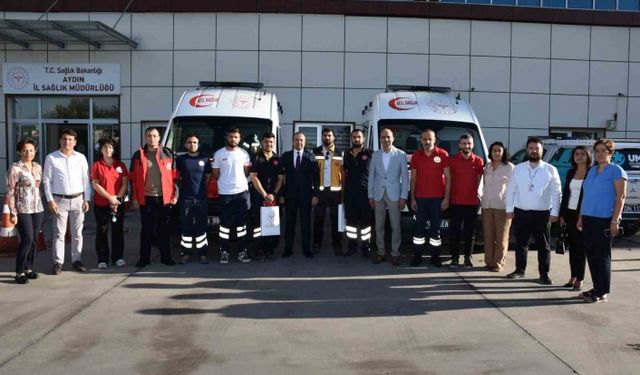 Aydın´dan 8 gönüllü sağlık personeli ve 2 ambulans Libya´ya gönderildi