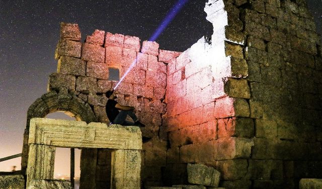Gökyüzü tutkunları 3 bin yıllık Zerzevan Kalesi´nde buluştu