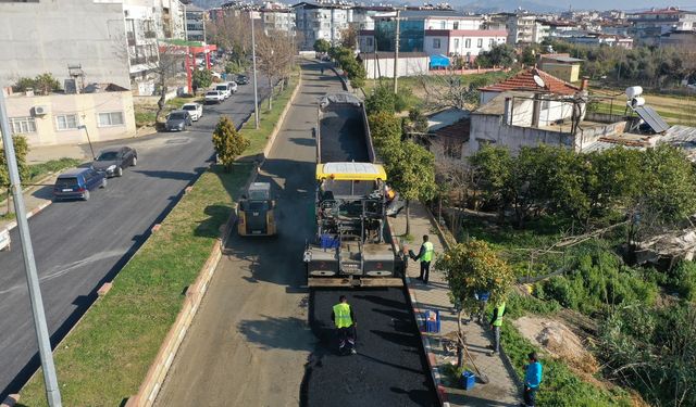Aydın Büyükşehir Belediyesi yol yapım çalışmalarını sürdürüyor