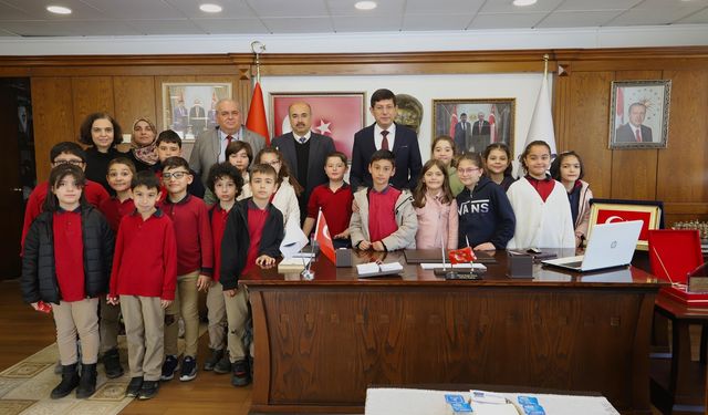 Başkan Özcan, öğrencilerin sorularını yanıtladı