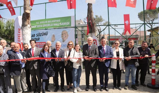 Efeler Belediyesi Umurlu Mahallesi'ndeki halı sahayı hizmete açtı