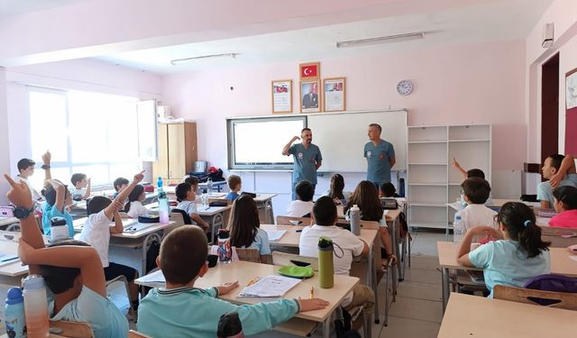 Sökeli öğrenciler hayvan hakları konusunda bilgilendirildi