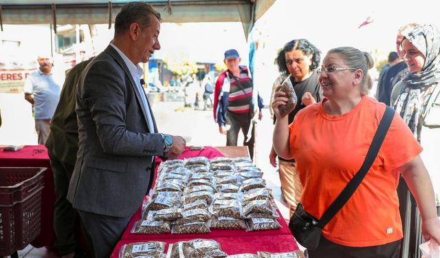 Başkan Yetişkin’den can dostlar için mama dağıtımı