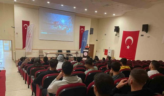 Üniversite öğrencilerine afet farkındalık eğitimleri verildi