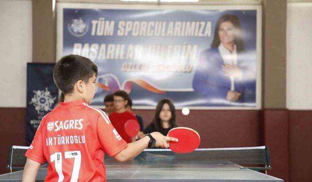 Başkan Çerçioğlu, minik sporcuların yanında