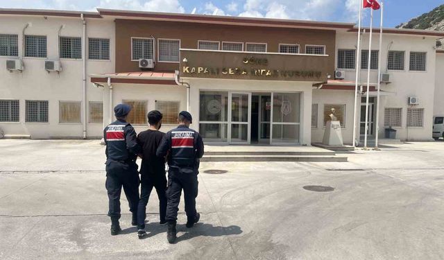 Hapis cezası ile aranan şahıs Kuşadası’nda yakalandı