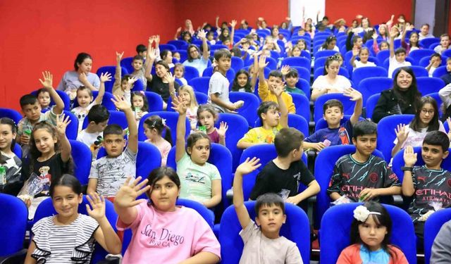 İncirliovalı çocuklar sinemada buluştu