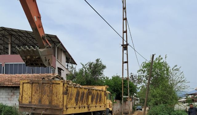 Sultanhisar’da yol yapım çalışmaları sürüyor