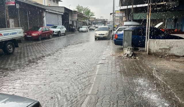Aydın'da dolu ve sağanak yağış etkili oldu