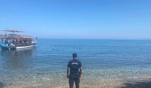 Kuşadası'nda yasaklı alana giren 8 kişiye cezai işlem uygulandı