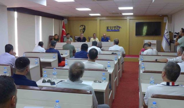 Kuşadası’nda seyahat acentaları ve esnaf temsilcileri bir araya geldi