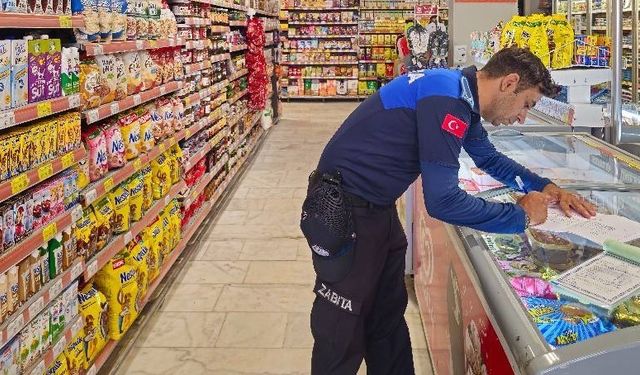 Köşk Belediyesi marketleri denetledi