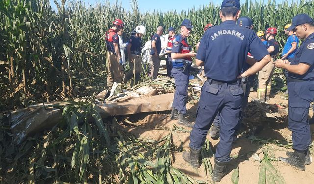 İzmir'de eğitim uçağı düştü: 1 pilot hayatını kaybetti