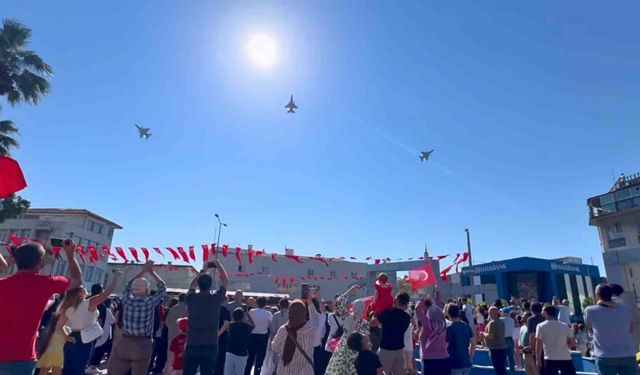 Söke’de hava kuvvetleri uçaklarının gösteri uçuşu gurur yaşattı