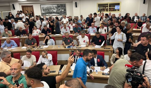 Aydın Büyükşehir Belediye Meclisi’nde Gerginlik: Oturum Ertelendi