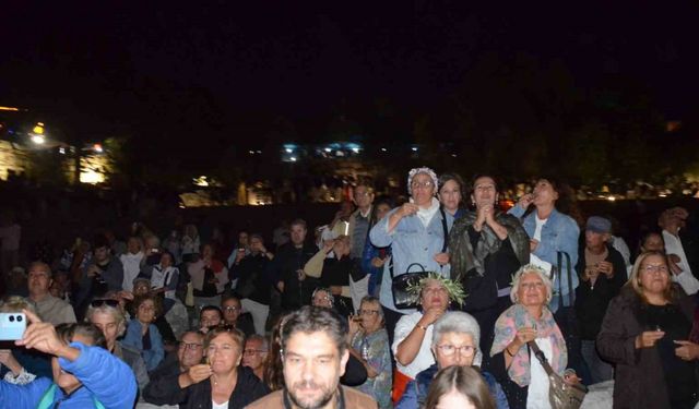 Didim Zeytin Festivali’nde ’zeytinyağı tadım rekoru’ yenilendi