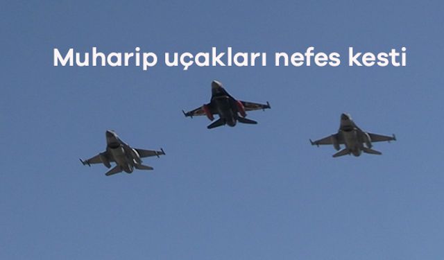 Aydın'da 29 Ekim Kutlamalarında Muharip Uçakları Gösteri Yaptı