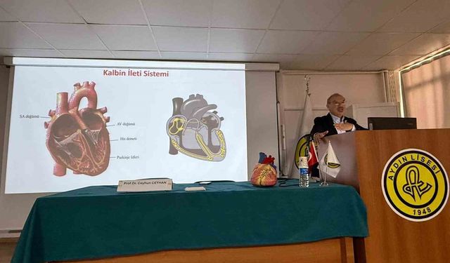 ADÜ'lü akademisyen Aydın Lisesi'nde öğrencilerle buluştu