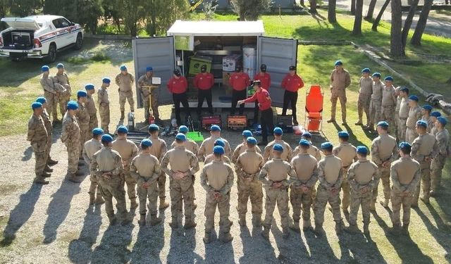 Aydın'da 105 jandarma personeline afet eğitimi verildi