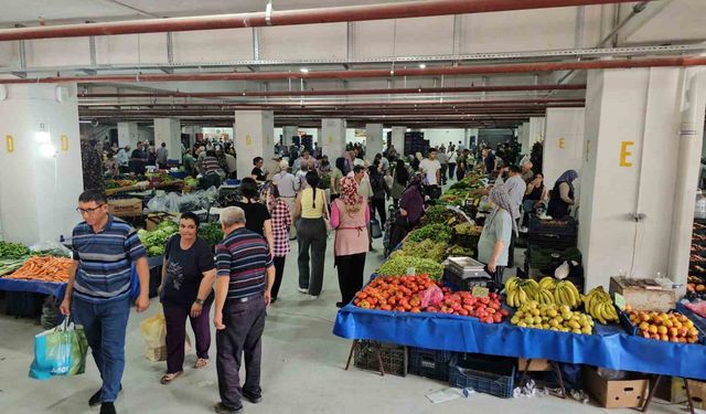 Buharkent'te Cuma trafiğine duba düzenlemesi