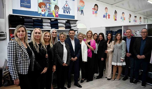 Kuşadası'nda 'Ada Kıyafet Evi' açıldı