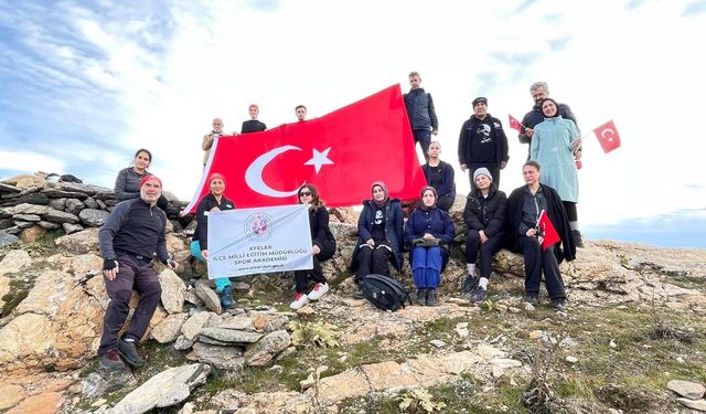 Şehitler için zirveye tırmandılar