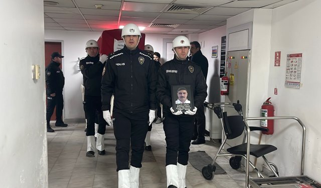 Gazi Polis Fatih Oral Gözyaşlarıyla Uğurlandı