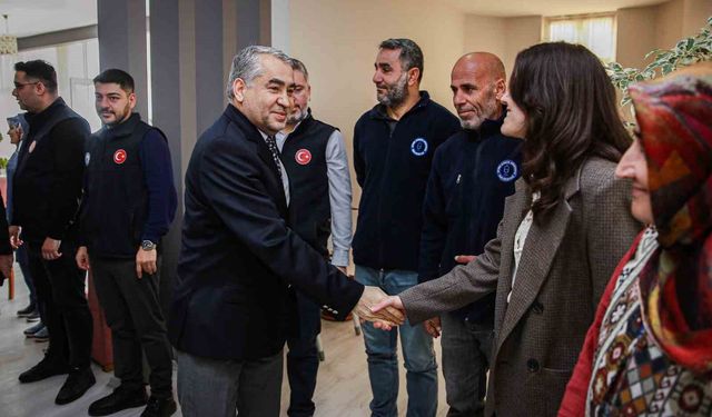 ADÜ İktisadi İşletme Müdürlüğü personeline Ramazan Ayı dolayısıyla alışveriş kartı verildi