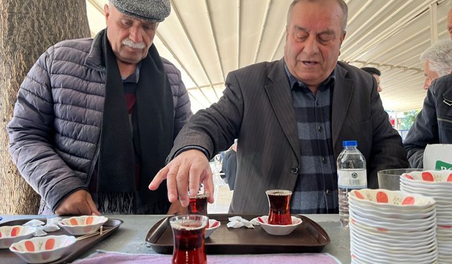 Başkan Çerçioğlu, Çayı 1 TL yaptı