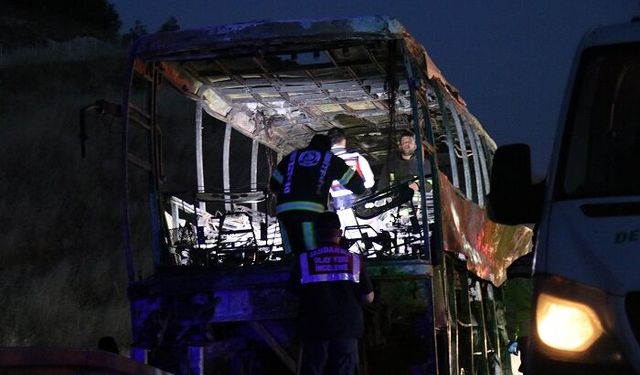 Denizli'de yolcu otobüsü kaza yaptı 8 ölü 33 yaralı