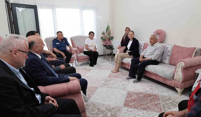 Kaymakam Küpeli şehit ailelerini unutmadı