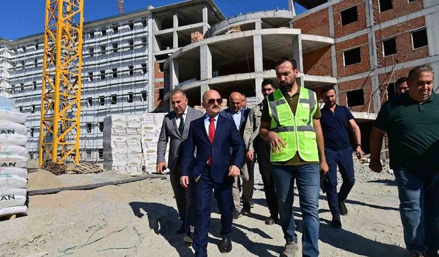 Söke'de KYK Erkek Öğrenci Yurdunda çalışmalar hız kesmeden sürüyor