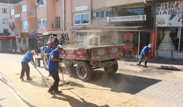 Bozdoğan'da doğalgaz çalışması sonrası yollarda temizlik çalışması