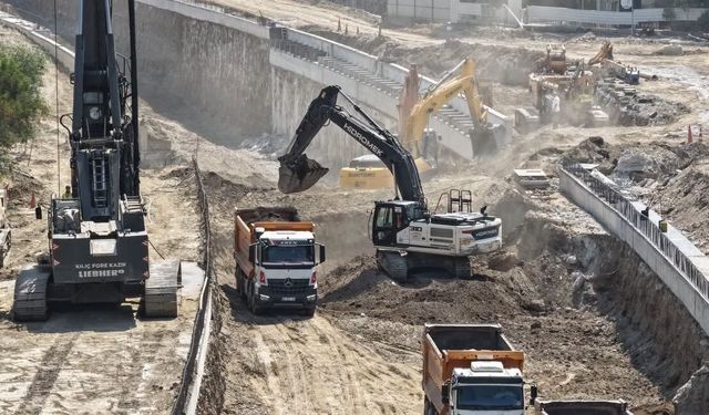 Yeni Dörtyol Köprülü Kavşağı'nda çalışmalar sürüyor