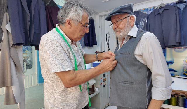 54 yıllık terzi Coşgun, 'Yörük Kültürü'nü iğne iplikle yaşatıyor