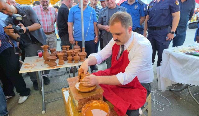 Karacasu'da protokolden çömlek şov