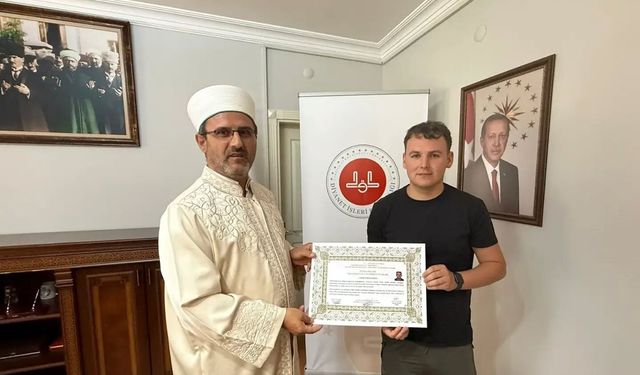 Bayram namazından etkilenip Müslüman oldu