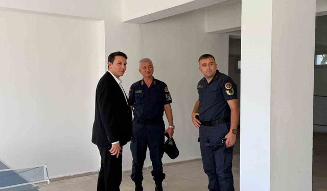 Buharkent Kaymakamı Haydaroğlu, İlçe Jandarma Komutanlığından brifing aldı