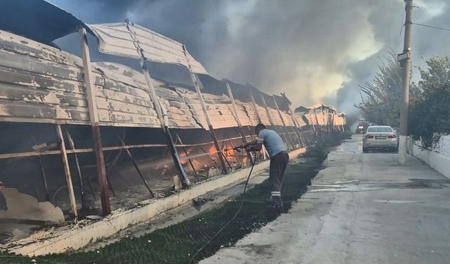 Aydın'daki pazar yeri yangını kontrol altına alındı