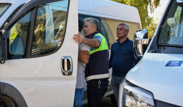 Kuşadası'nda okul servisleri denetlendi
