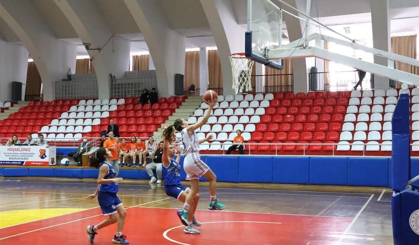 Aydın'da U16 Kızlar Basketbol Şampiyonası başladı