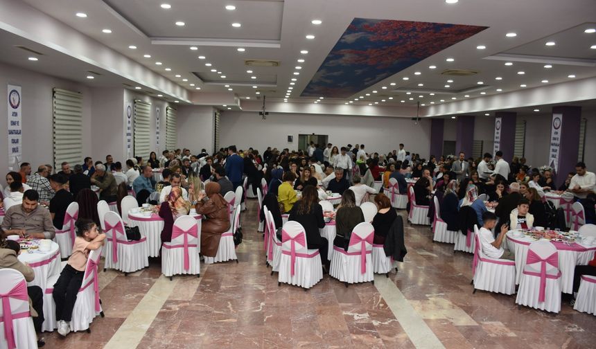 Başkan Avşar’dan geleneksel iftar buluşması