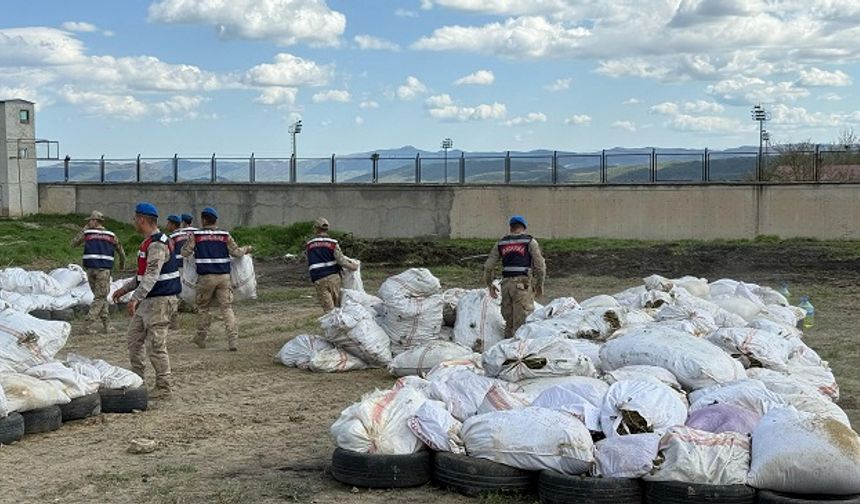 Piyasa değeri 10 milyar lirayı bulan 20 tondan fazla uyuşturucu imha edildi