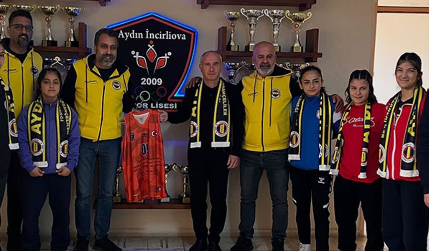 Fenerbahçeliler Derneği’nden Şampiyon Sporculara Moral Ziyareti