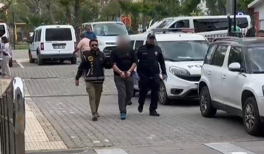 Yakalanacağını anlayınca annesini eve kilitledi