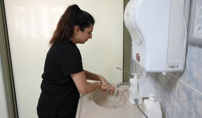 ADÜ’de en iyi el hijyenine sahip birimler ödüllendirildi