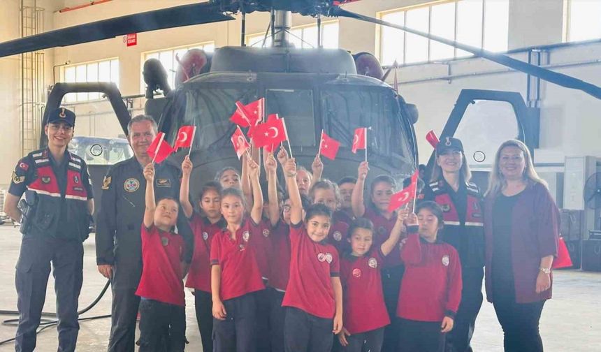 Jandarma öğrencileri ağırladı