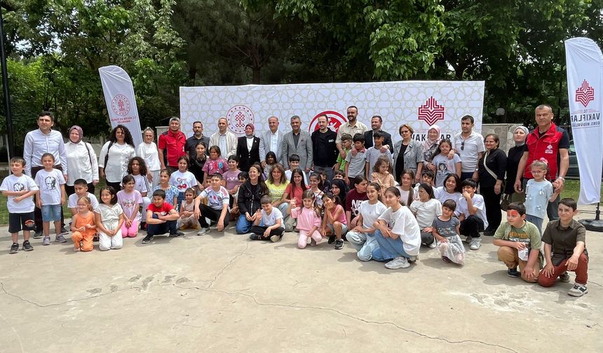 Aydın Vakıflar Bölge Müdürlüğü’nden Burs Alan Çocuklara Şenlikli Gün!